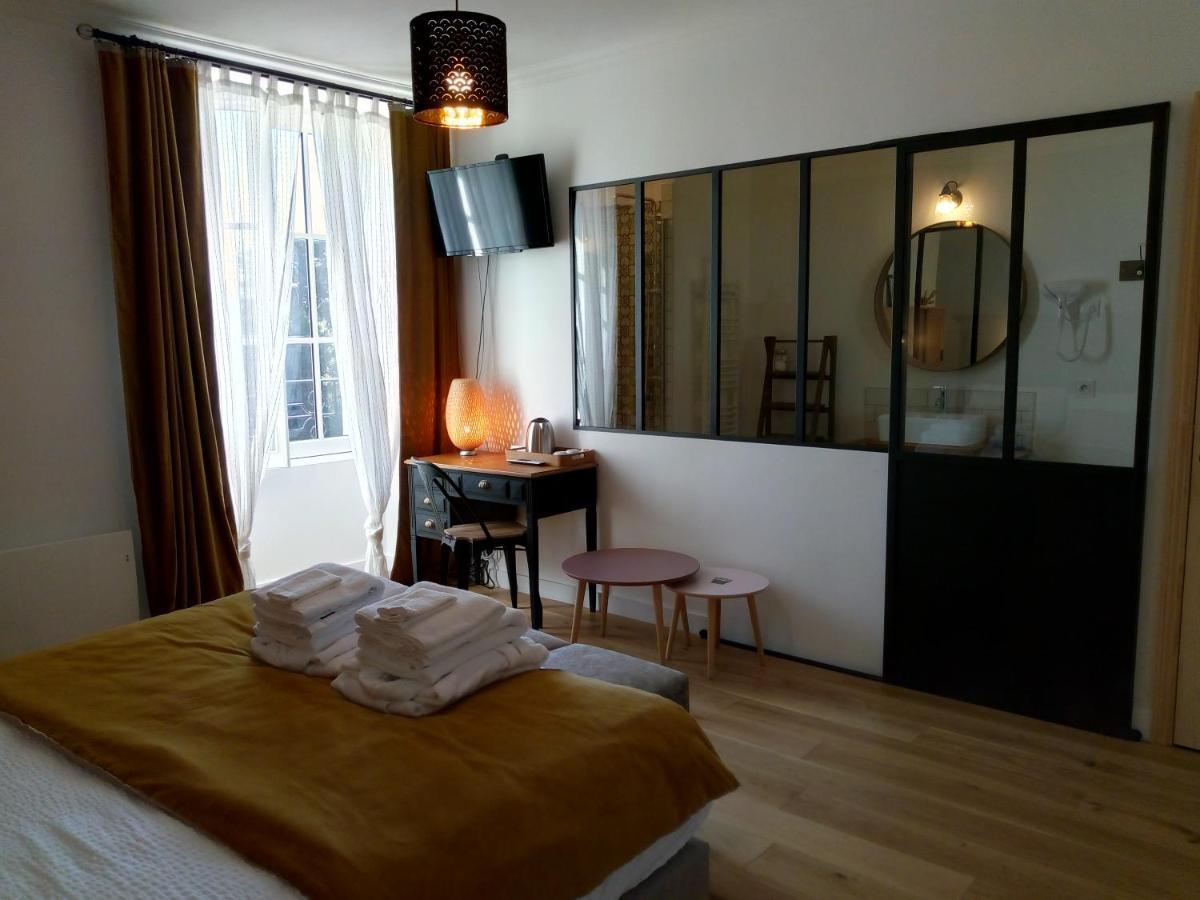 Bed & Breakfast Chateau De La Voirie - D'hotes Frossay