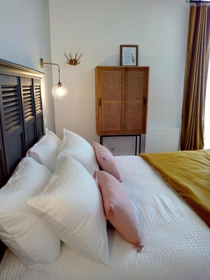 Chateau De La Voirie - D'hotes Bed & Breakfast